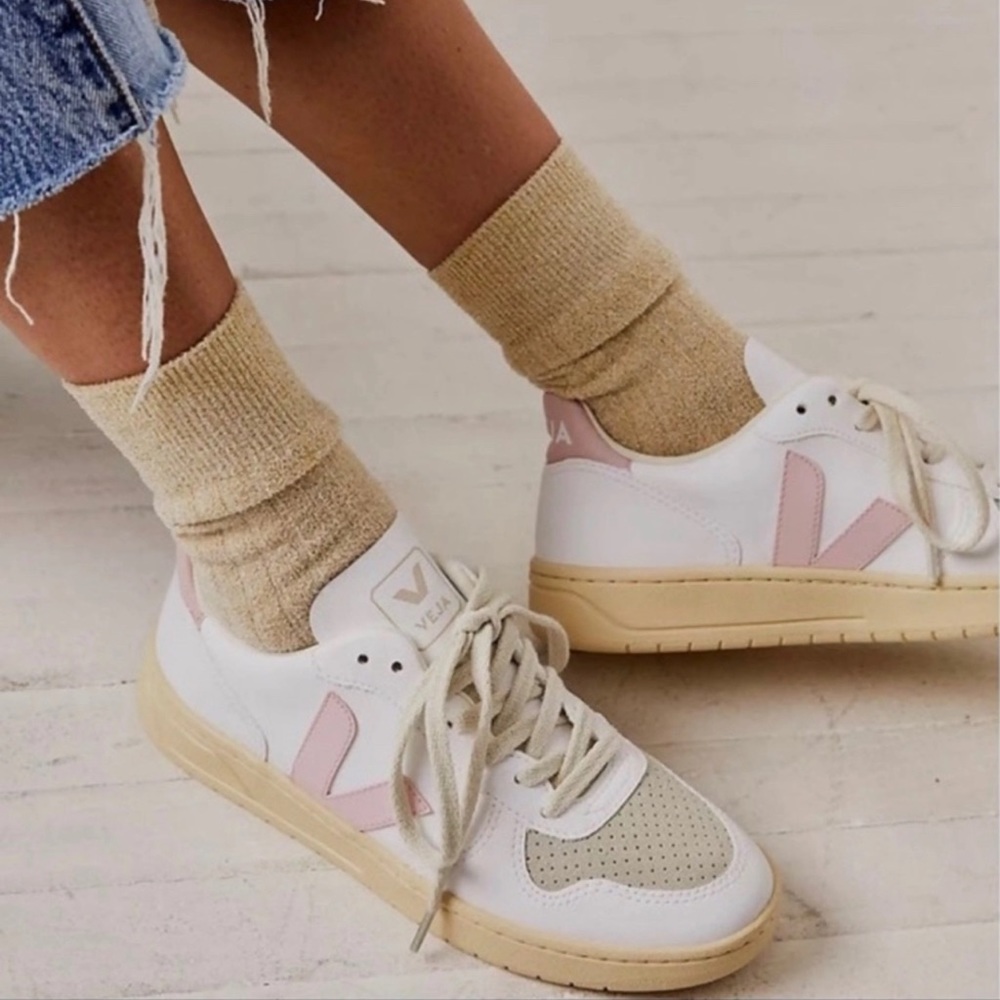 Veja V-10 Sneakers